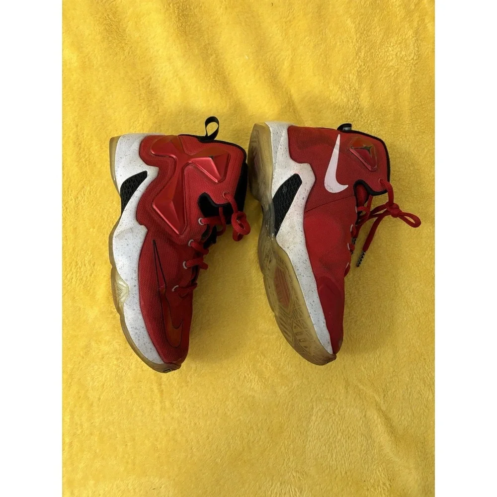 Nike LeBron Shoes Big Boys Red High Basketball Shoes On Court 808709-610 Size 5Y